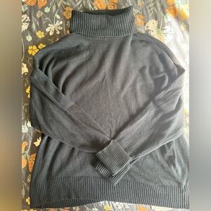 Old navy turtle neck sweater